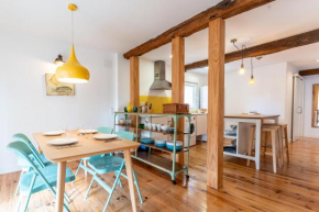 Warm and Inviting, Central location by urbanhosting
